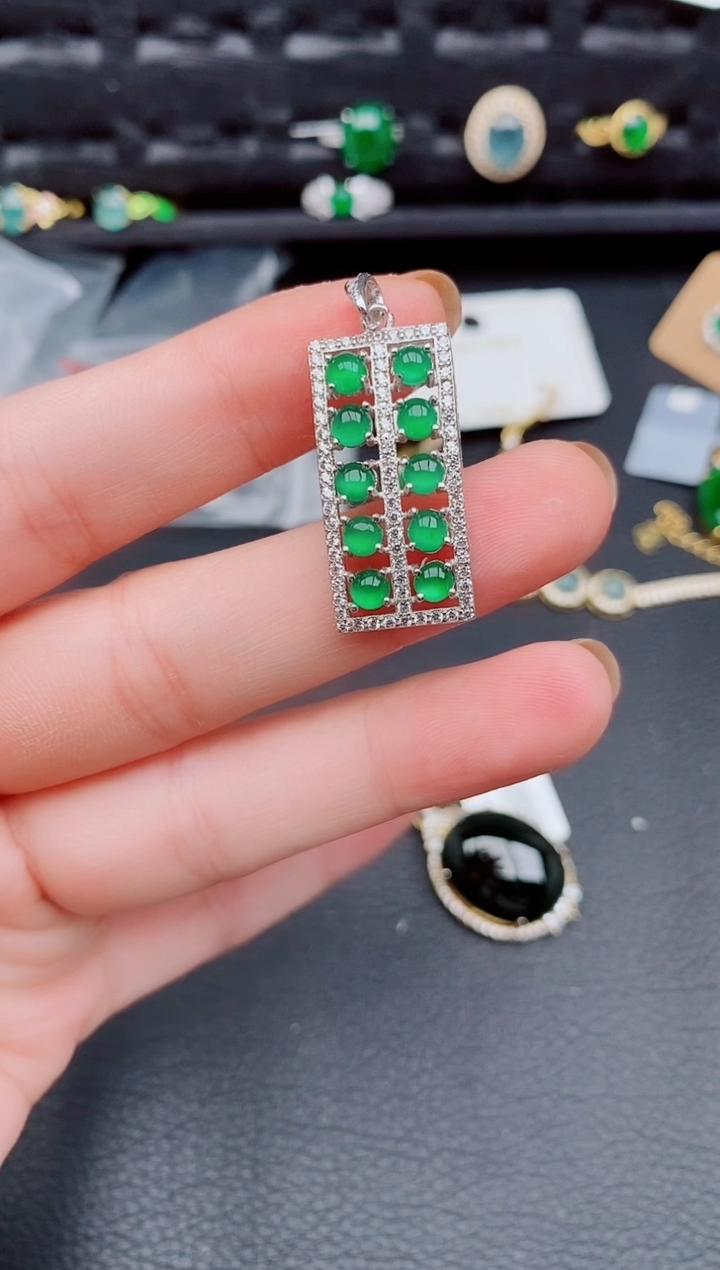 【闪购商品】翡翠颈饰银S925镶嵌天然a货翡翠799