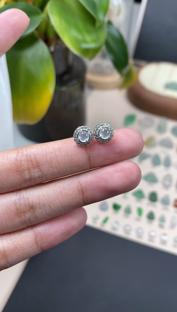 【闪购商品】翡翠颈饰银S925镶嵌翡翠冰种蛋面