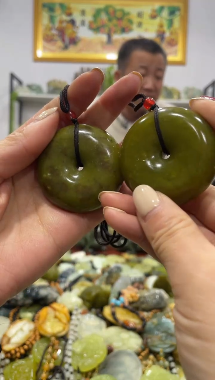 【闪购商品】岫玉吊坠未镶嵌多样性发货其中发一件