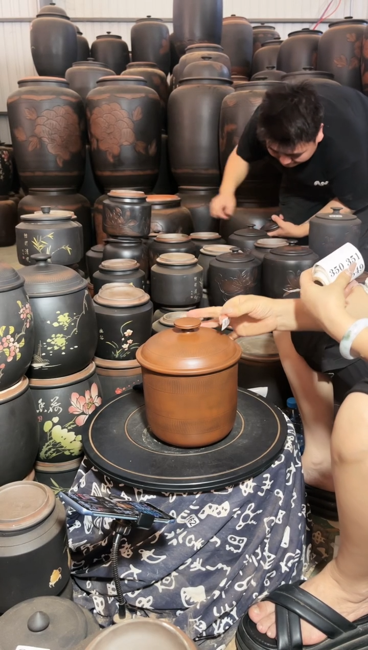 壶瑕疵茶叶罐 古铜色小五饼  337