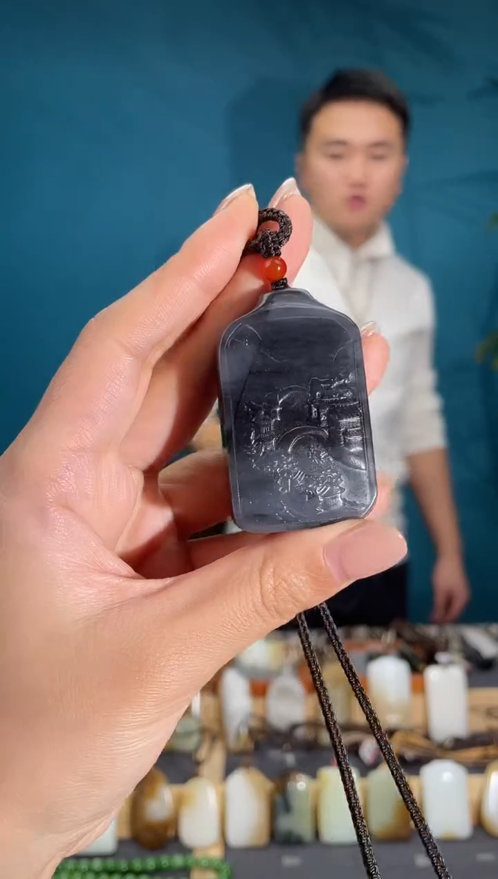 颈饰未镶嵌和田玉1