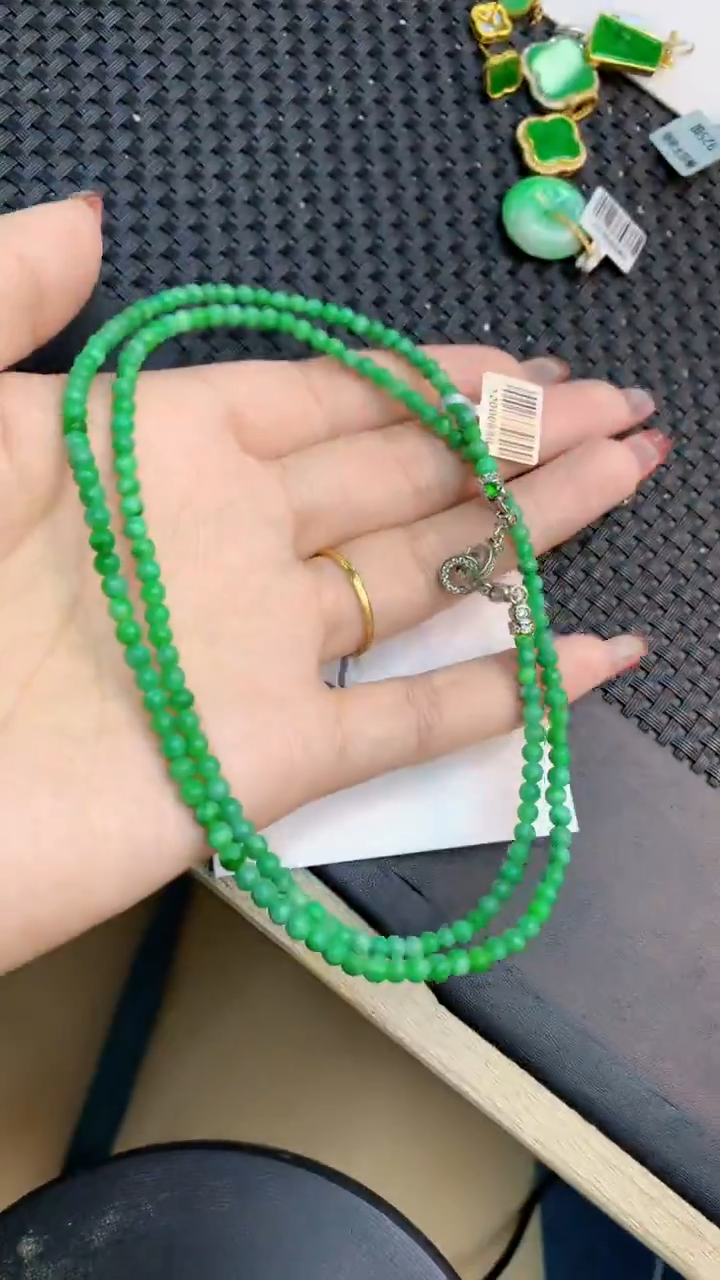 颈饰未镶嵌翡翠1