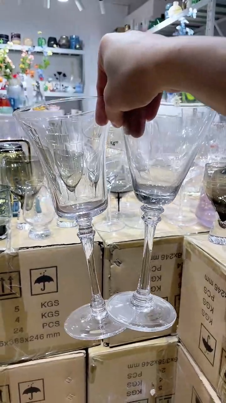 【闪购商品】水晶玻璃2只不同款复古喇叭状红酒杯