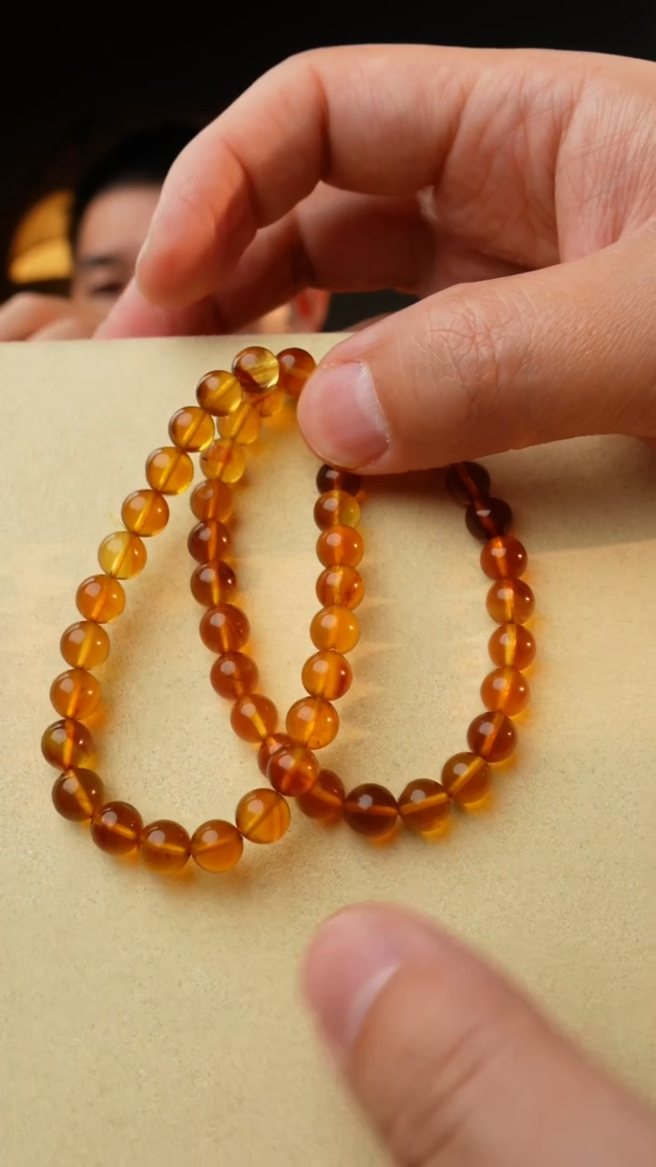 【闪购商品】琥珀裸石未镶嵌7+灵草珀手串