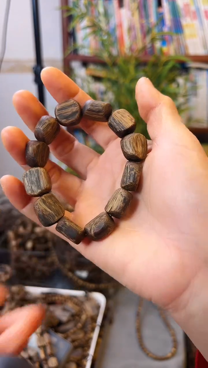 【闪购商品】沉香手串棋楠透顶绿单圈