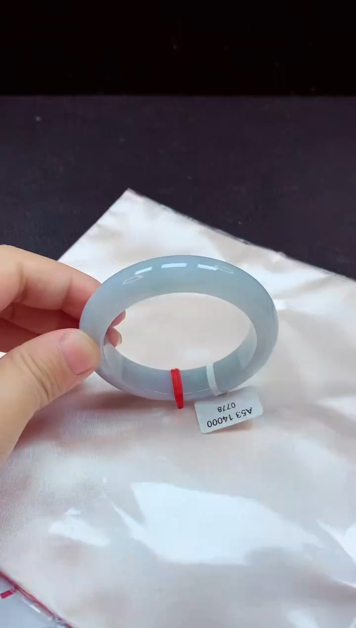 【闪购商品】翡翠手镯未镶嵌镯子53+