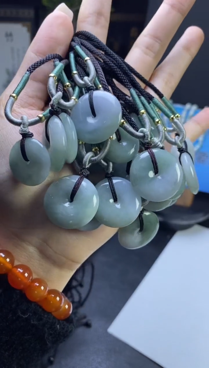 【闪购商品】翡翠吊坠(不含链)未镶嵌平安扣 多样性发一件