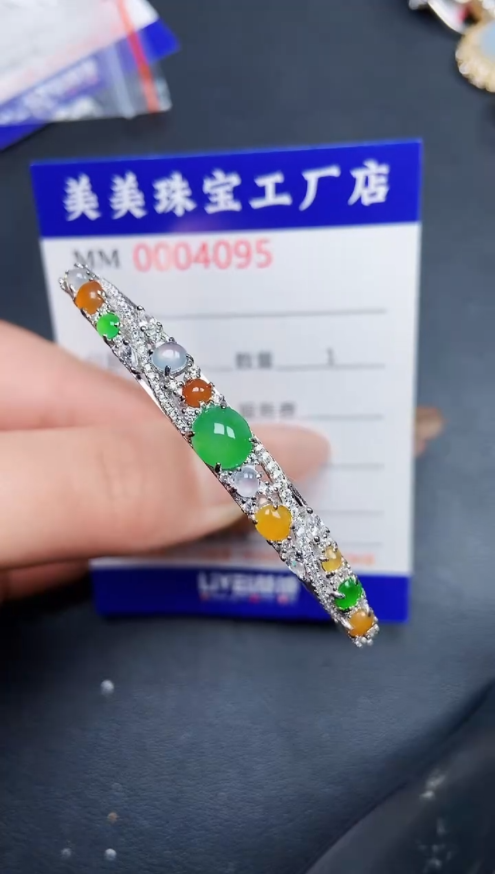 【闪购商品】翡翠颈饰银S925镶嵌4095