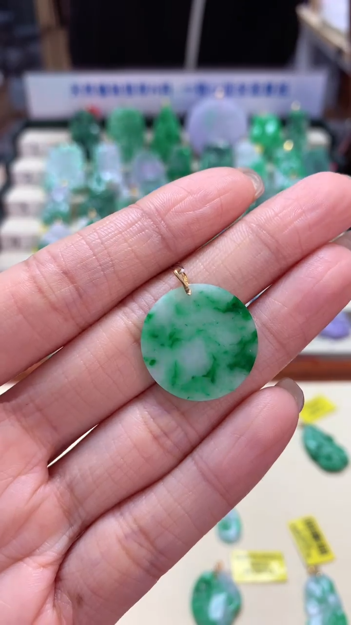 【闪购商品】翡翠吊坠(不含链)18K金镶嵌挂件