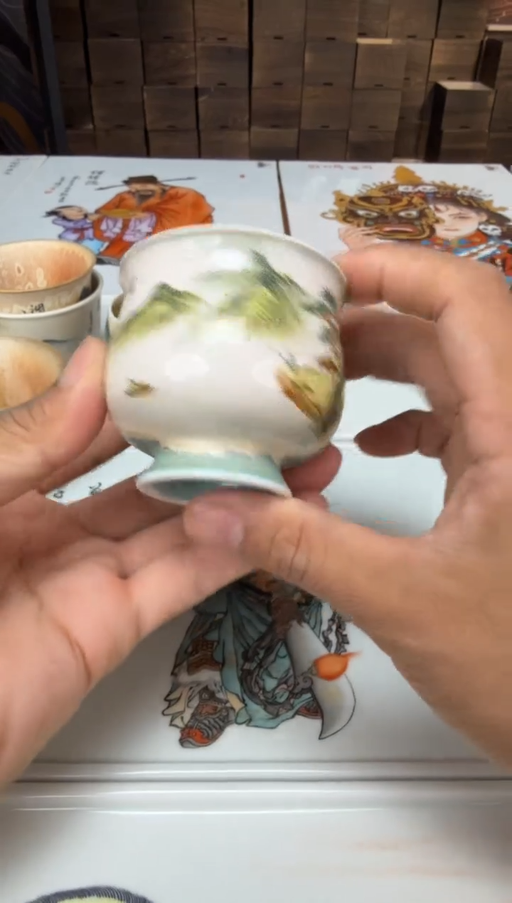 以笔为心，以瓷为纸。