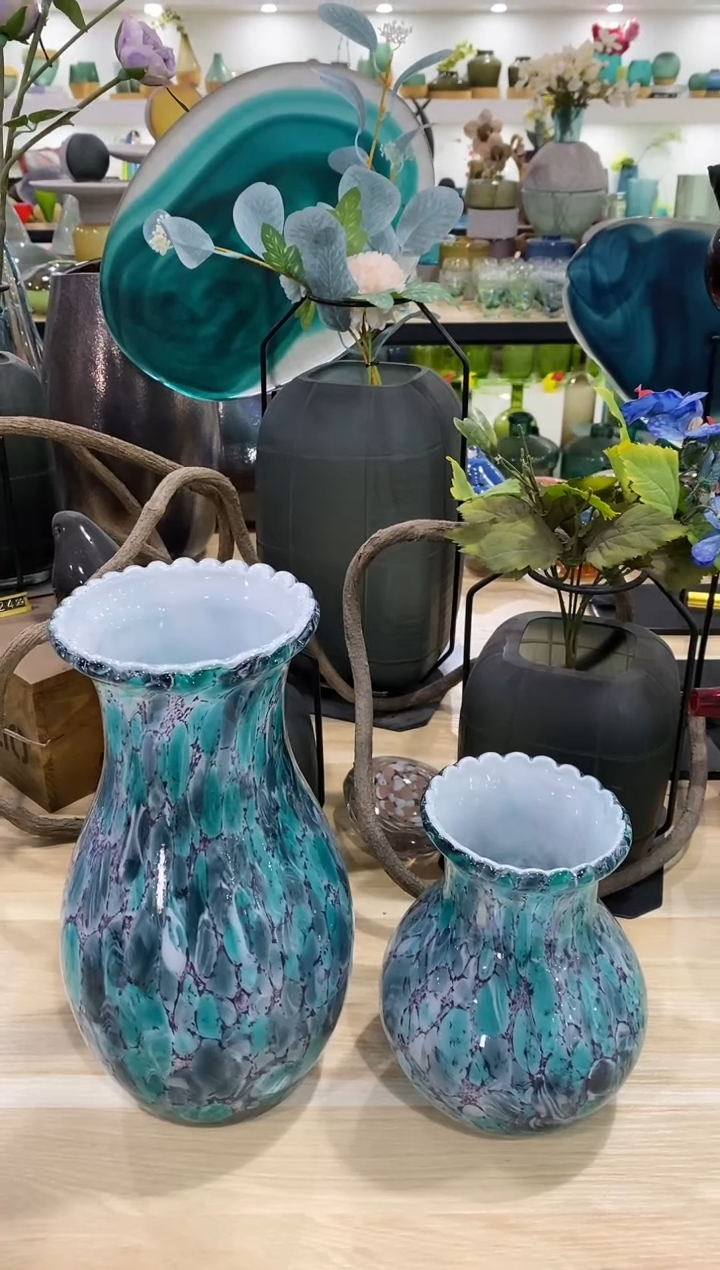 趙***u慕忆家手作琉璃花瓶瑕疵