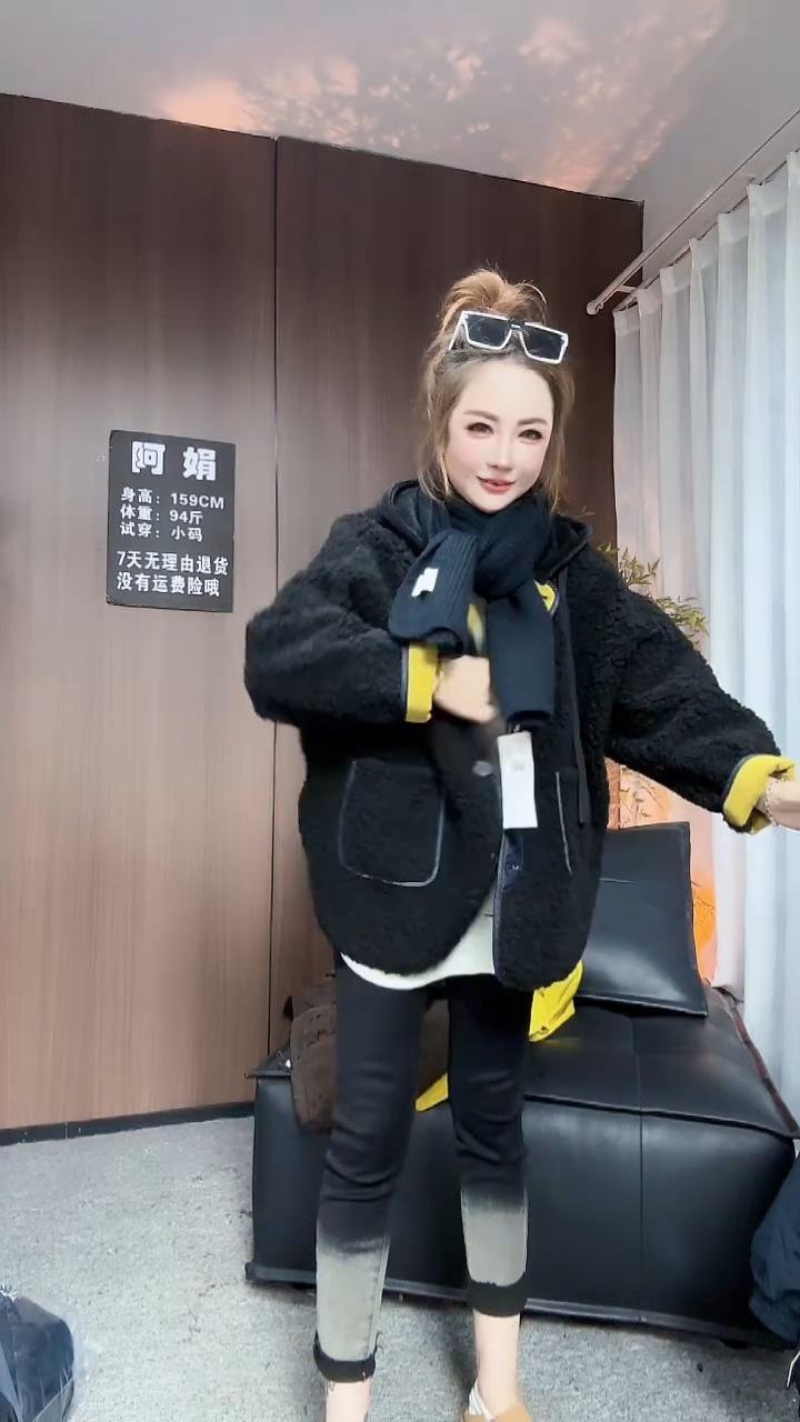 3580黑色毛毛外套