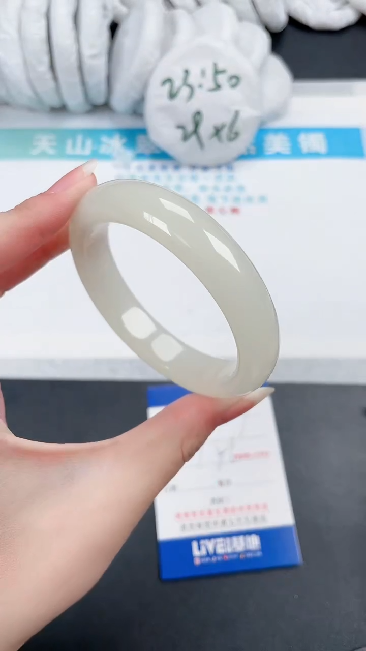 【闪购商品】石英质玉手镯未镶嵌447-56