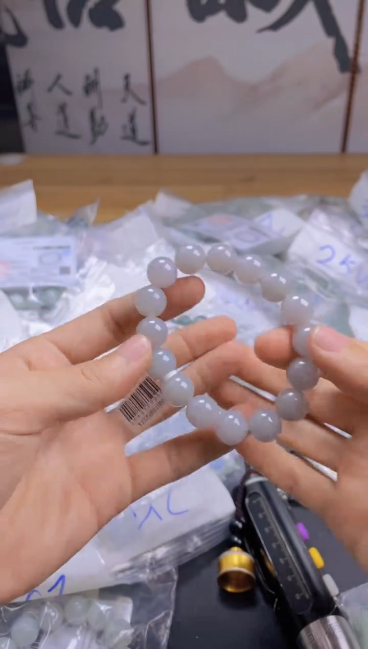 定制翡翠未镶嵌珠串