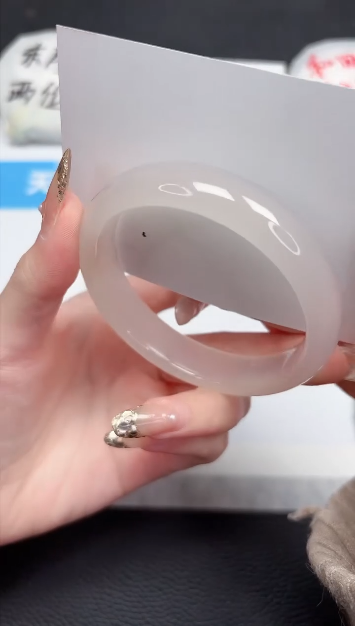 【闪购商品】石英质玉手镯未镶嵌187-56.5