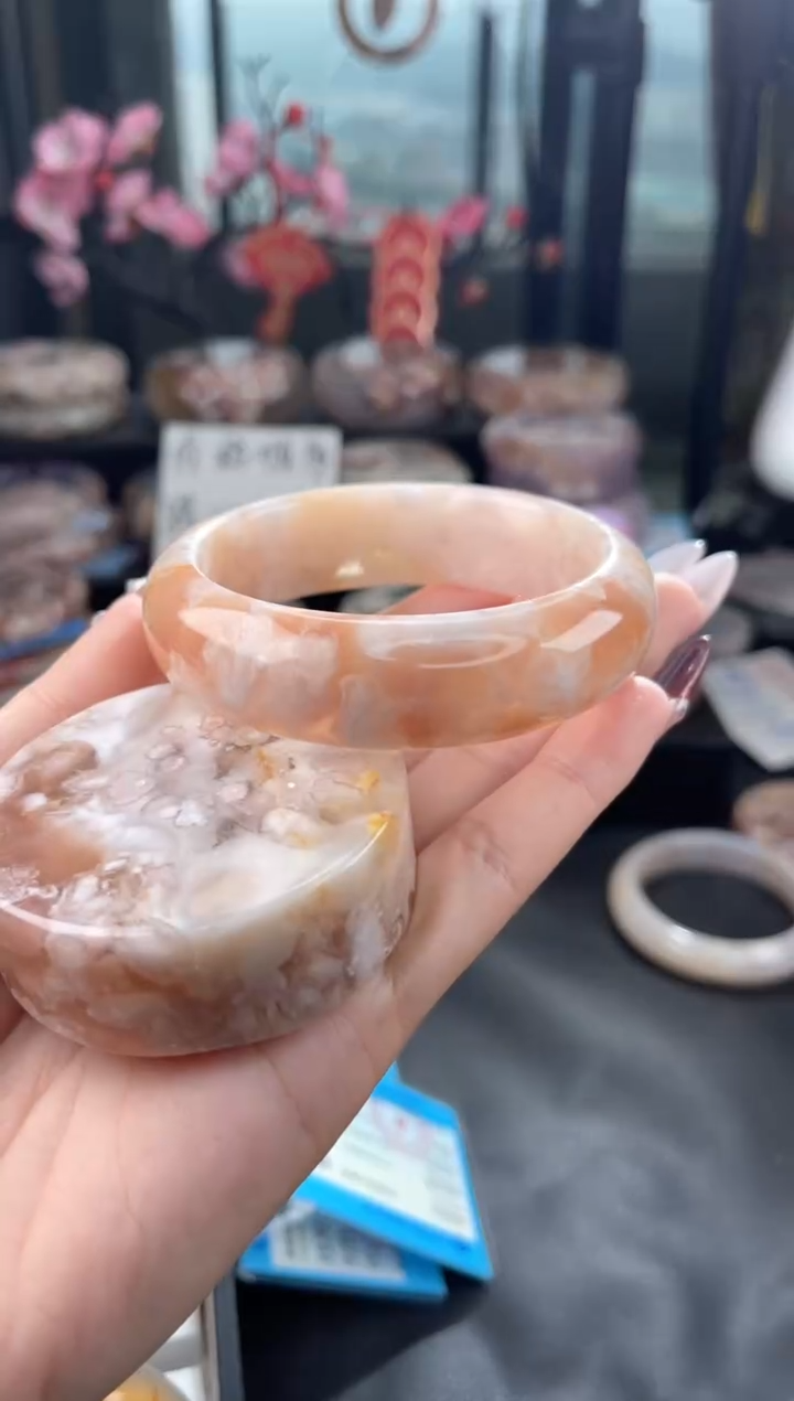 【闪购商品】石英质玉手镯未镶嵌58