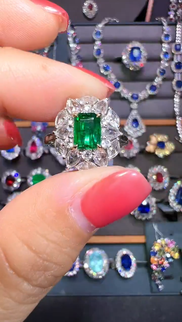 18K金镶嵌戒指祖母绿GUILD 沃顿绿 