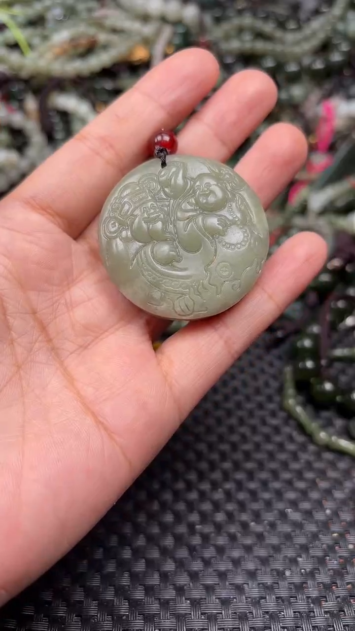 颈饰未镶嵌和田玉1
