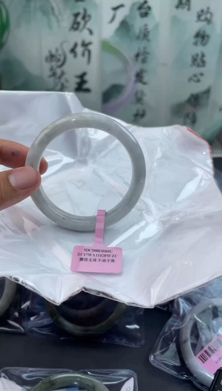 翡翠未镶嵌手镯3翡翠手镯