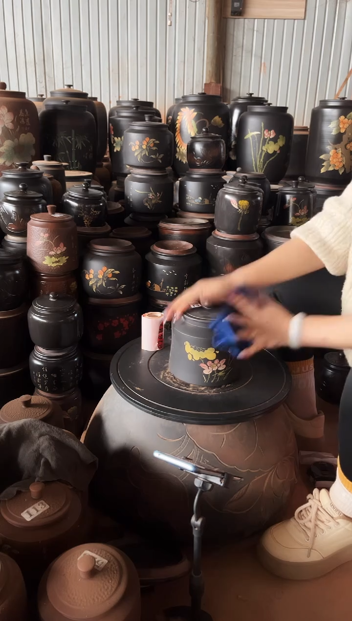 【闪购商品】壶瑕疵茶叶罐 小蛮腰彩填 542