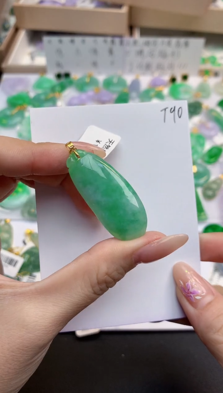 颈饰18K金镶嵌翡翠天然缅甸A货翡翠