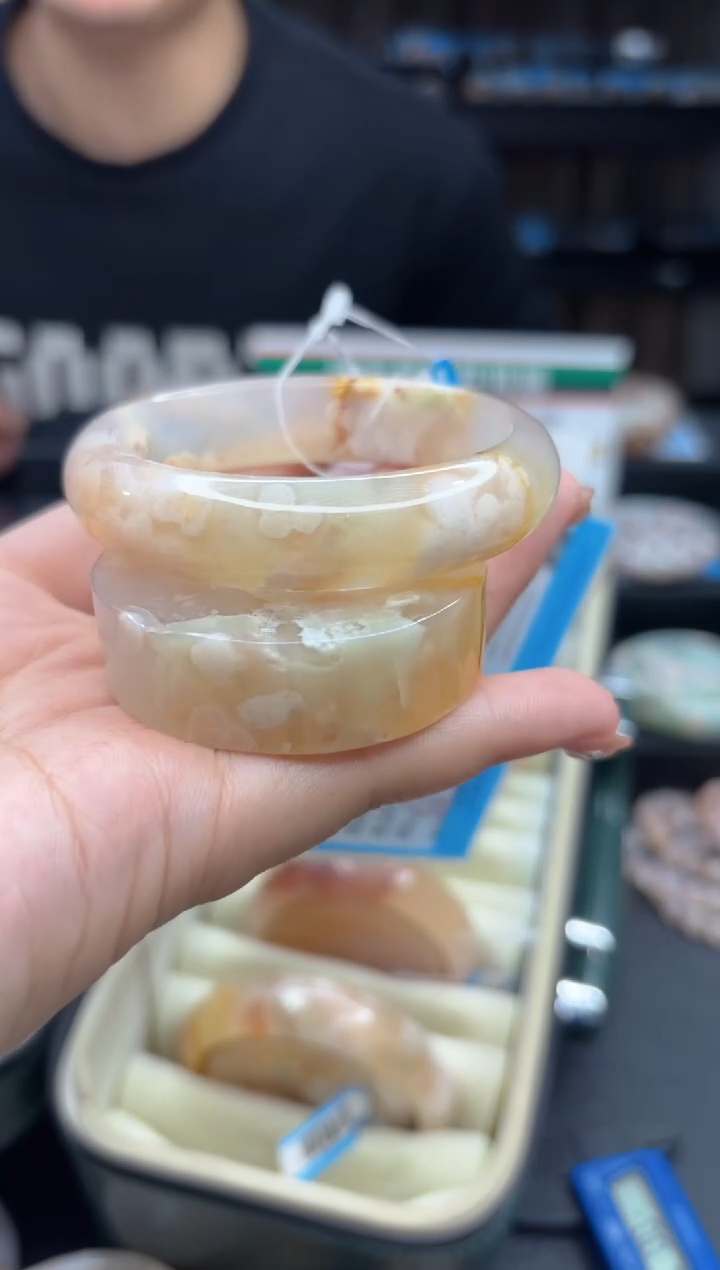 【闪购商品】石英质玉手镯未镶嵌552（52圈赠送镯心）