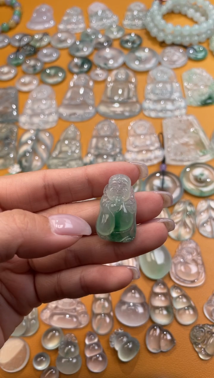 【闪购商品】翡翠吊坠(不含链)未镶嵌财神吊坠