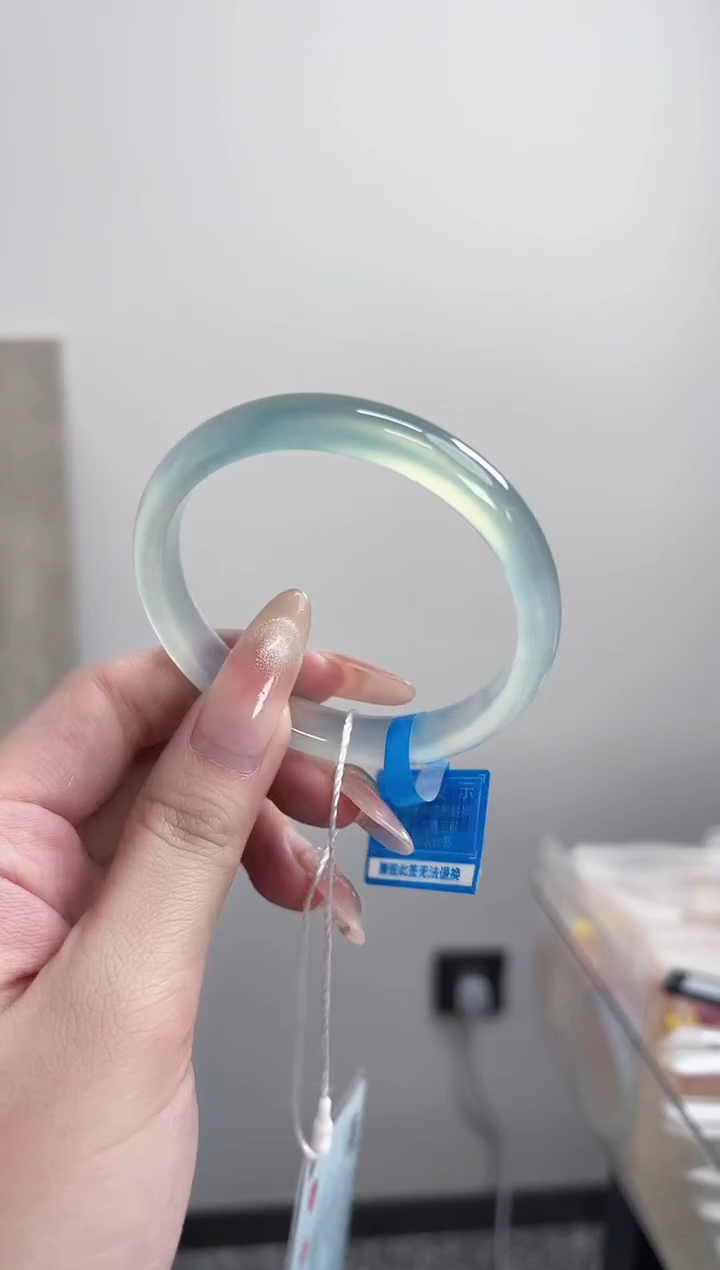 【闪购商品】玛瑙/玉髓手镯未镶嵌54-55圈