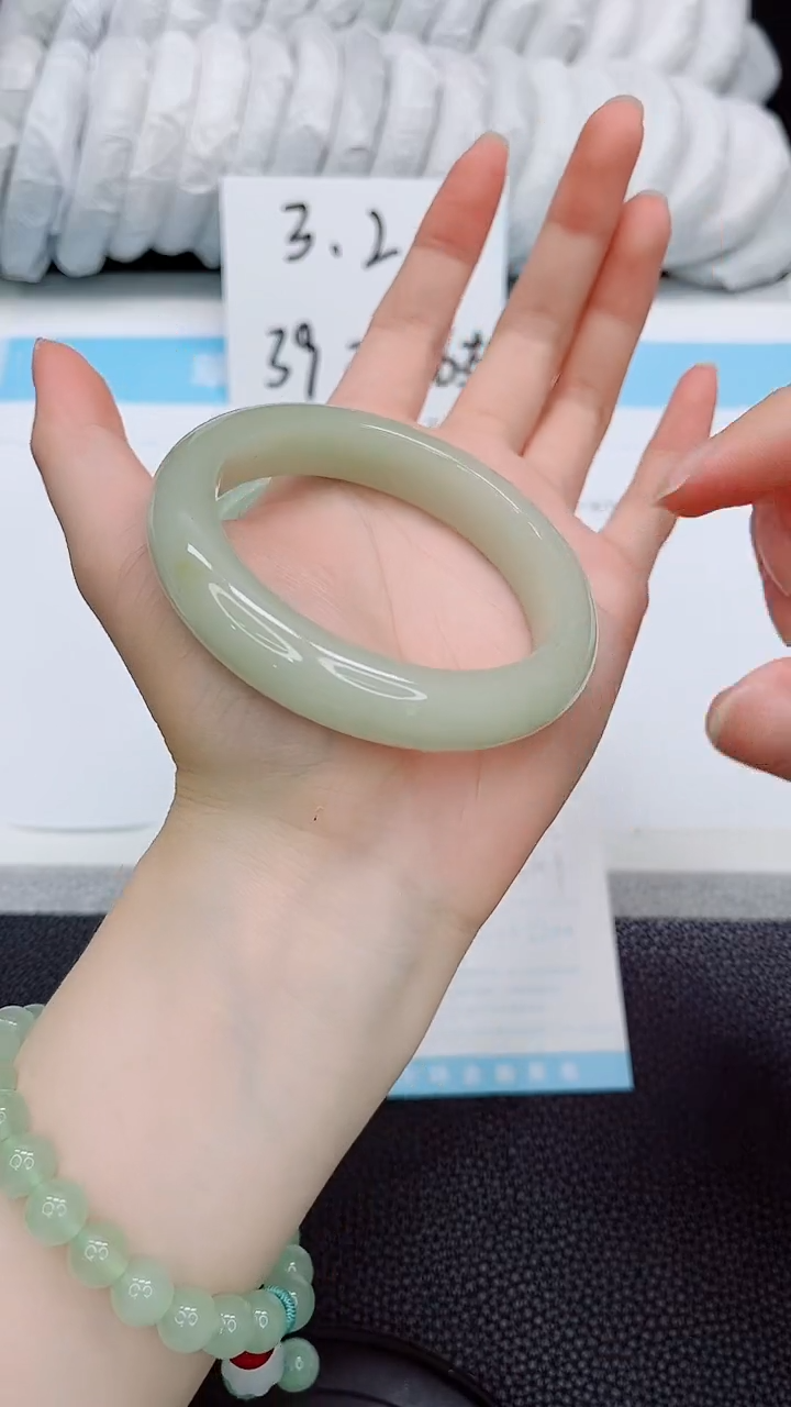 未镶嵌手镯石英质玉225-57.1