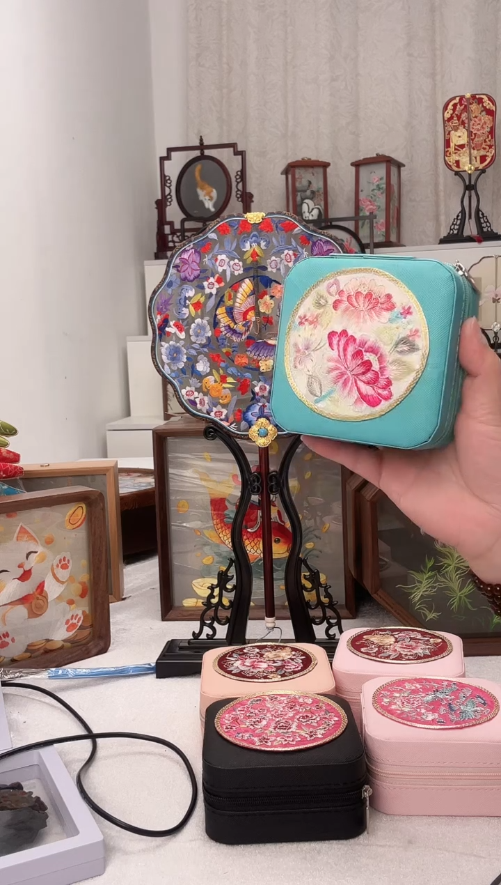 扇子苏绣作品是首饰盒