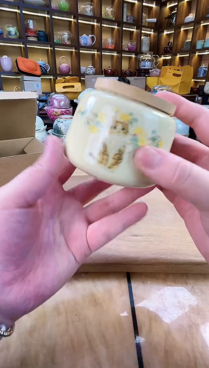 【闪购商品】新款猫咪茶叶罐.。。