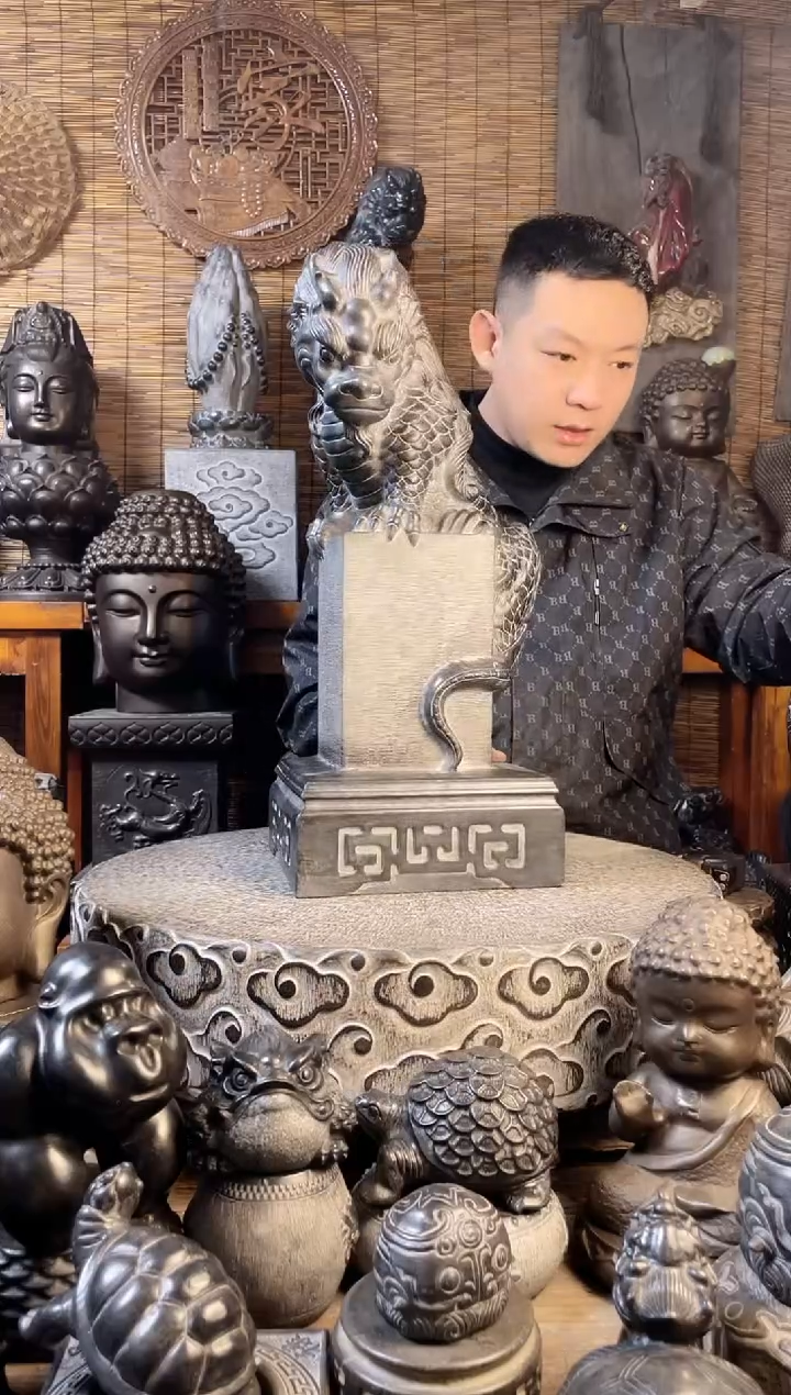 【闪购商品】57吸水兽立柱天然青石雕刻