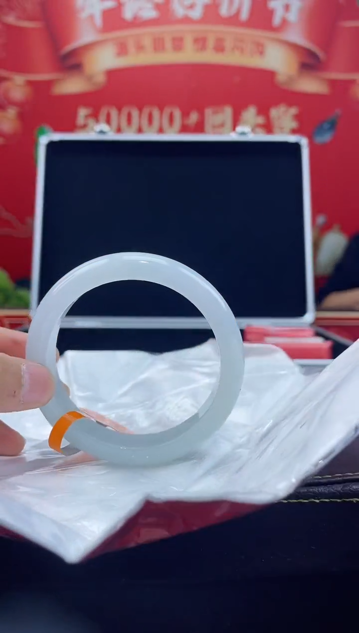 【闪购商品】翡翠手镯未镶嵌手镯40