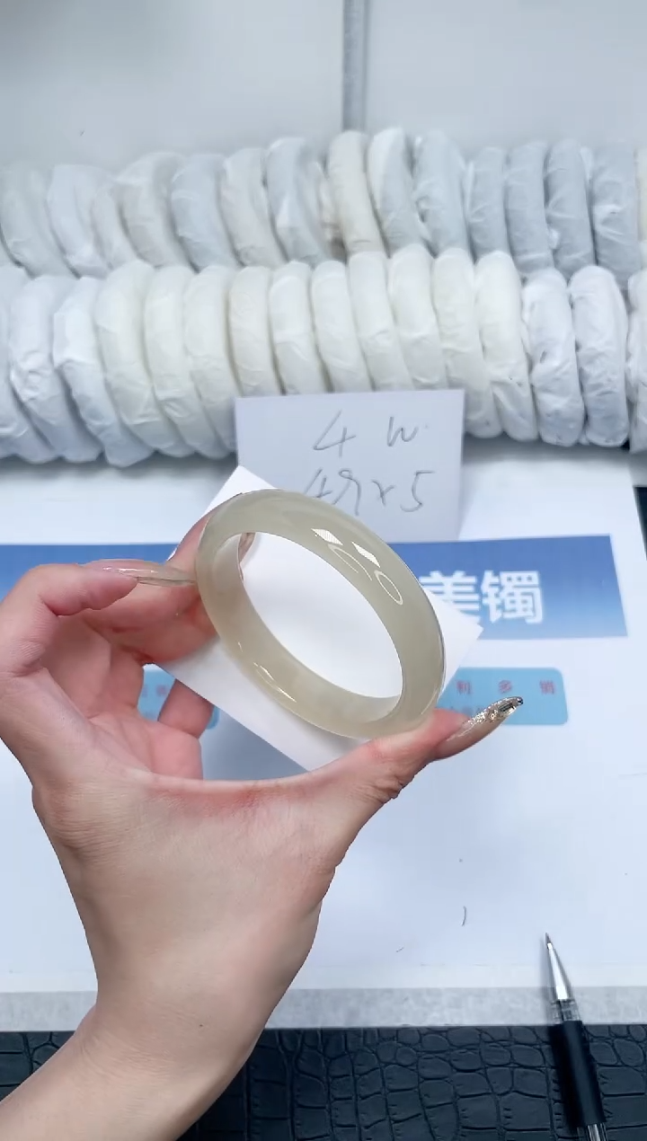 【闪购商品】石英质玉手镯未镶嵌Q361-60