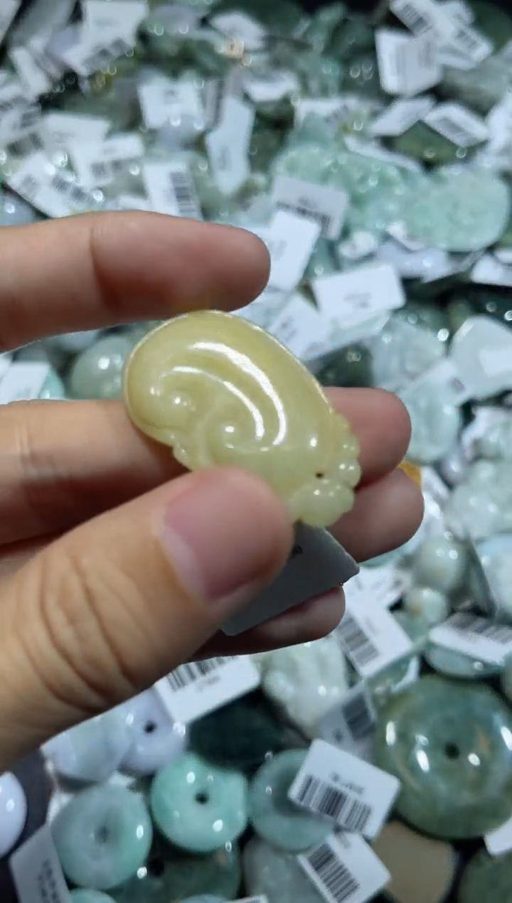 【闪购商品】翡翠颈饰未镶嵌00002849