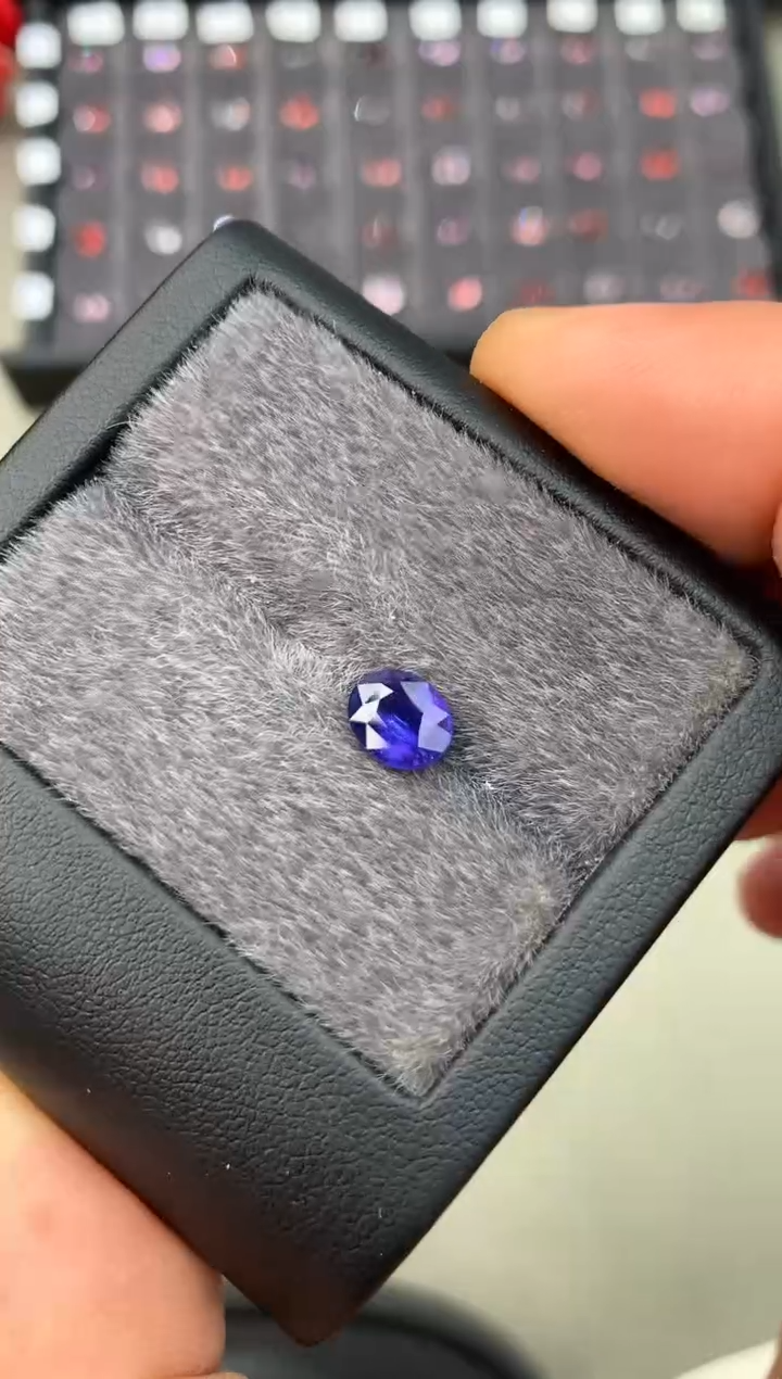 【闪购商品】定制蓝宝石裸石未镶嵌1.53ct 兰卡老烧蓝宝石