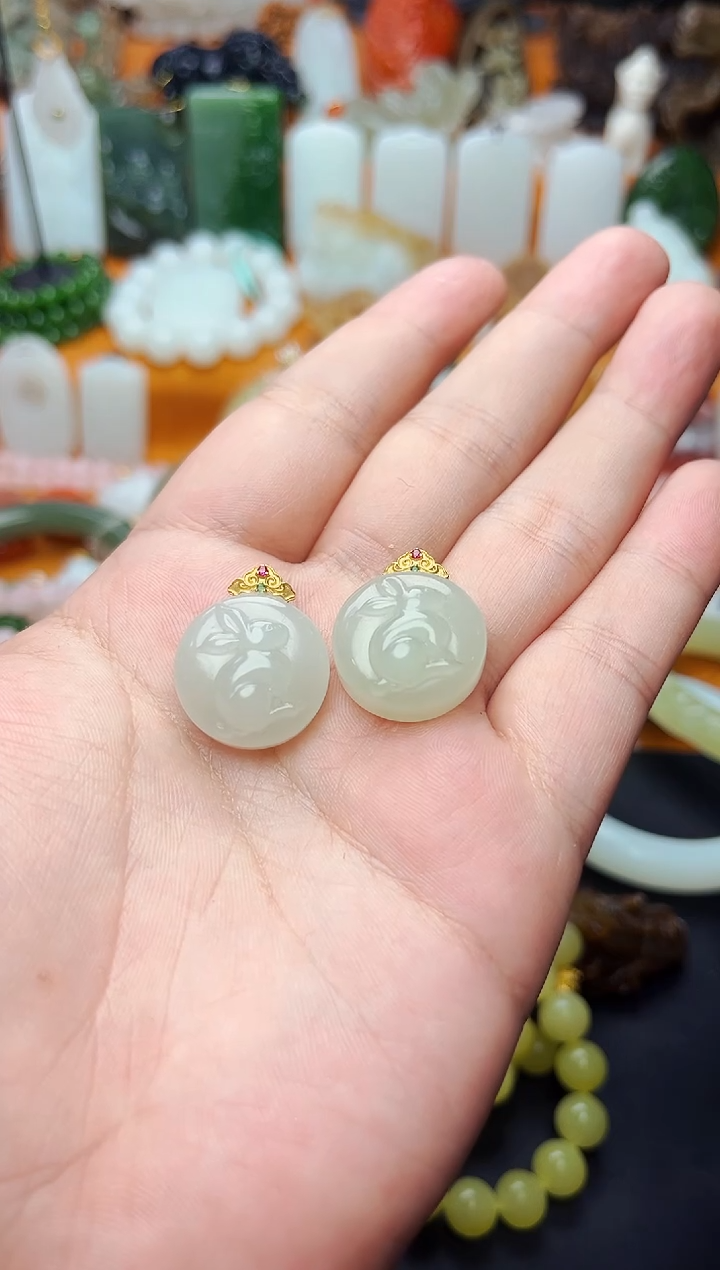 【闪购商品】和田玉颈饰18K金镶嵌兔子多样性拍一发一01 