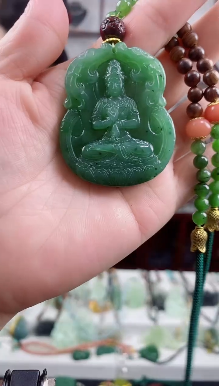 颈饰未镶嵌和田玉度母