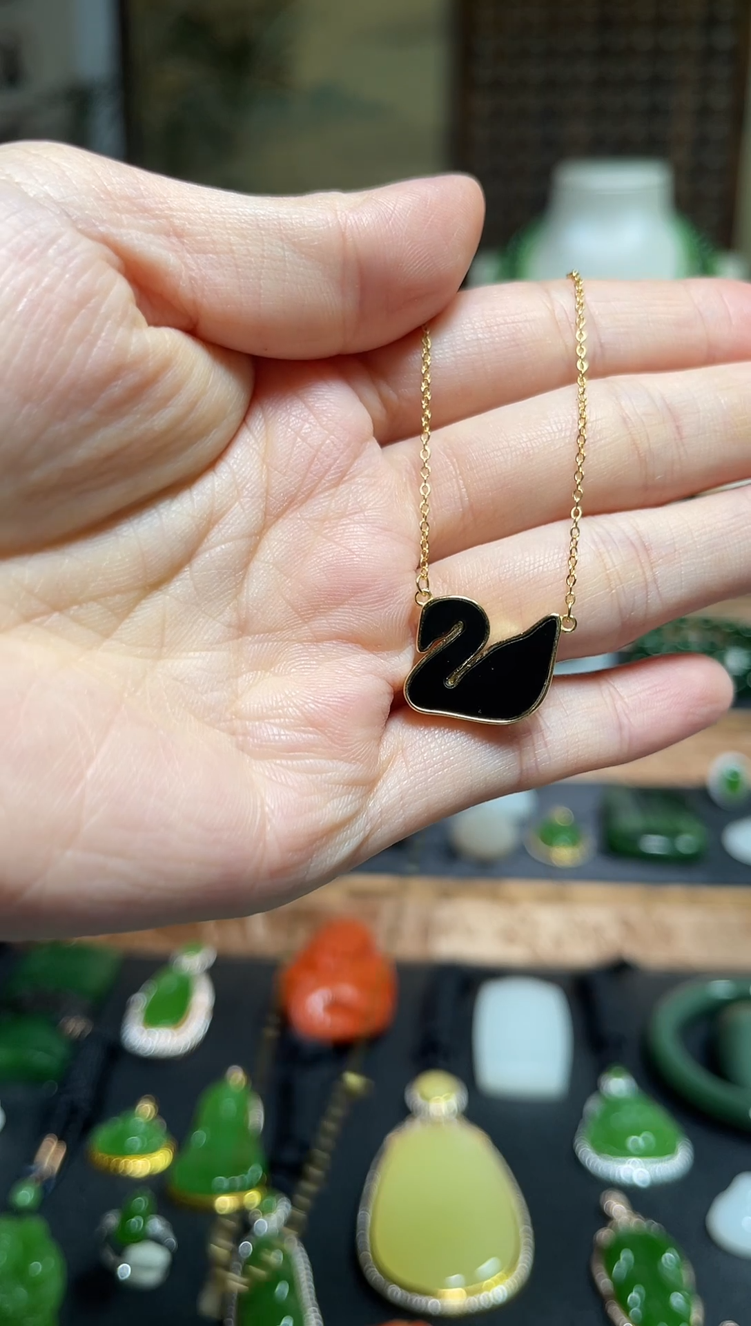 颈饰银S925镀金镶嵌和田玉小黑鸭吊坠一体链