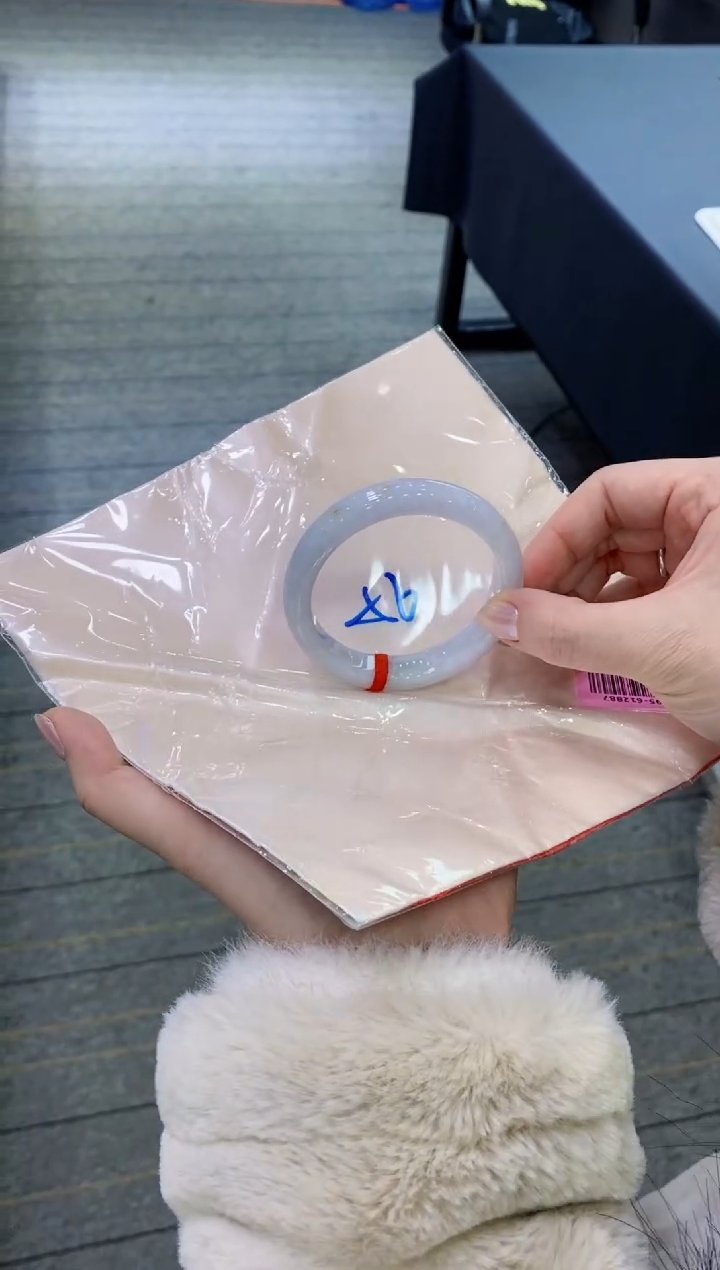 【闪购商品】翡翠手镯未镶嵌               