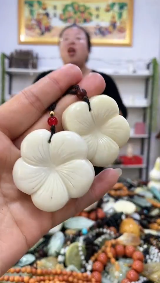 未镶嵌岫玉挂件多样性发货发其中一件