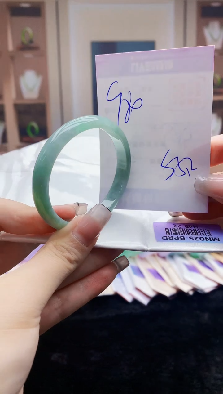 【闪购商品】翡翠手镯未镶嵌    H49-22