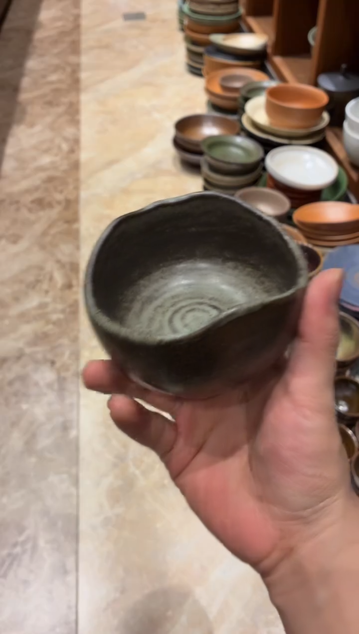 瓷片左*865灰绿手工小碟1个