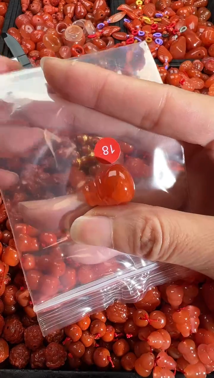 【闪购商品】南红玛瑙颈饰未镶嵌1