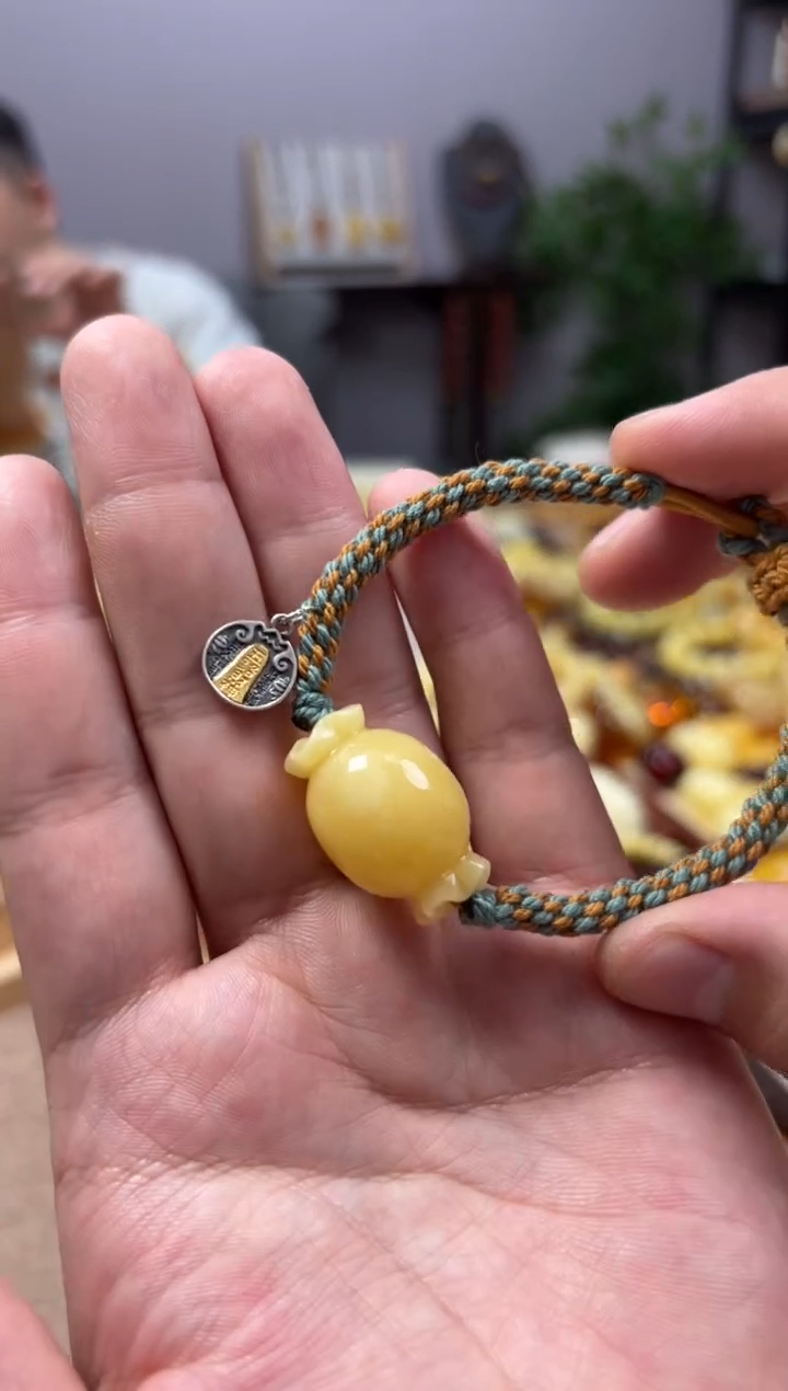 【闪购商品】蜜蜡裸石未镶嵌手绳