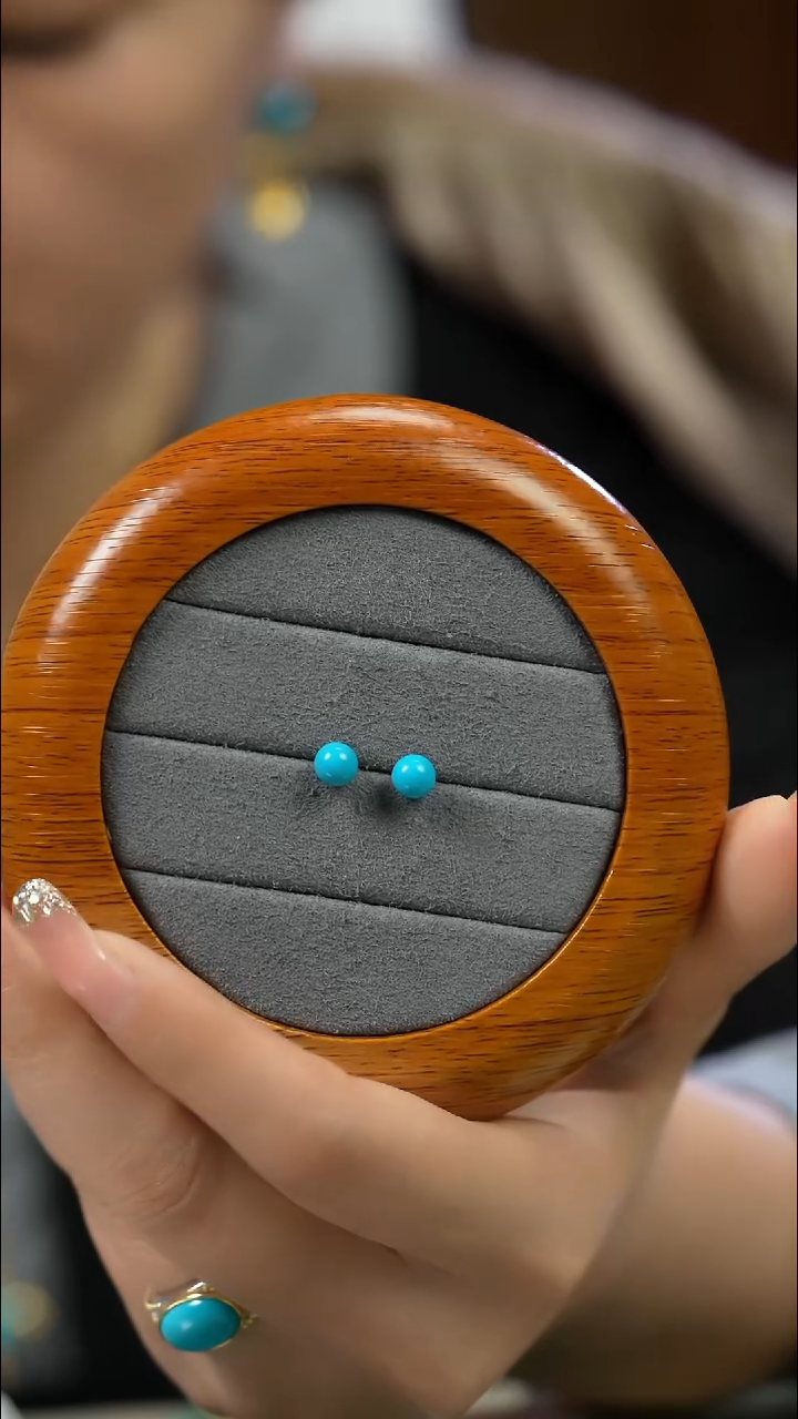 18K金镶嵌绿松石耳钉多样性发一