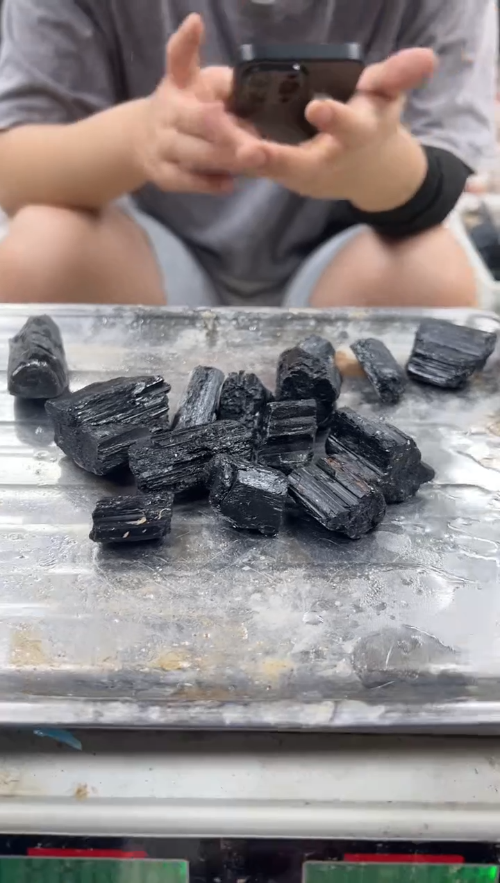 未镶嵌水晶大型摆件（非配饰）黑bx500克