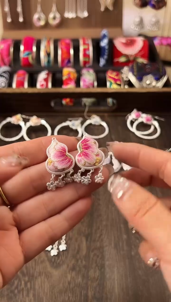 【闪购商品】织绣民族风老绣饰品156