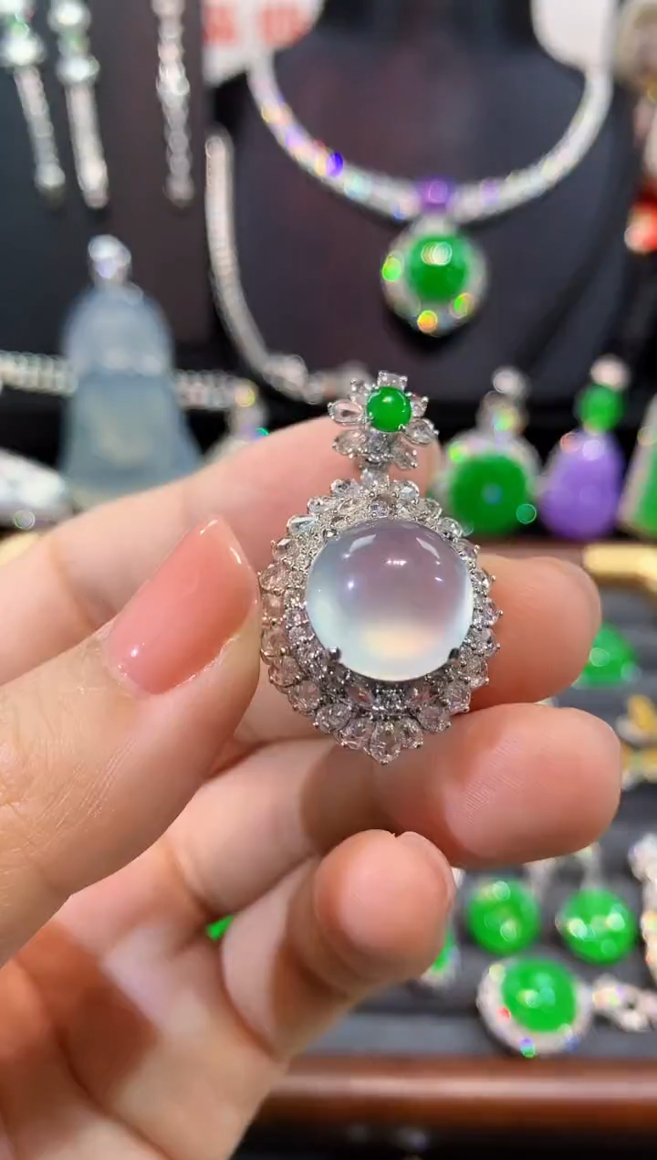 吊坠(不含链)18K金镶嵌翡翠吊坠