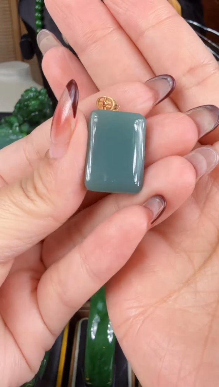 【闪购商品】和田玉（碧玉）吊坠(不含链)18K金镶嵌 